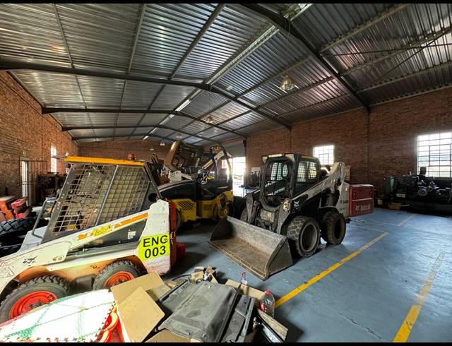684M² WAREHOUSE FOR SALE IN STORMILL